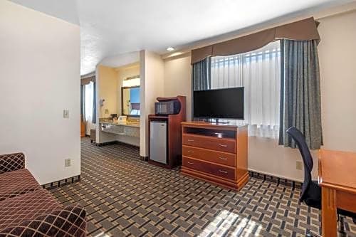 Quality Inn & Suites Huntington Beach