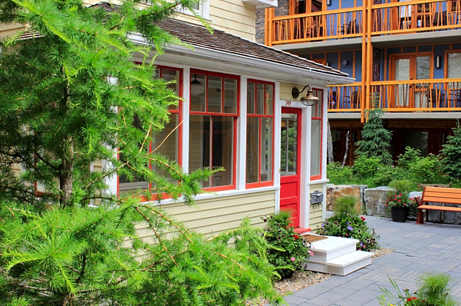 Moose Hotel and Suites