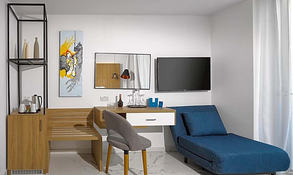 The Blue Ivy Hotel & Suites