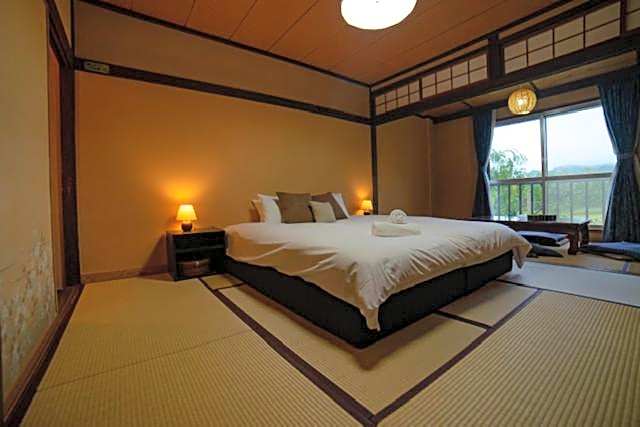 HA-MON Slope Side Hotel and Private Chalet