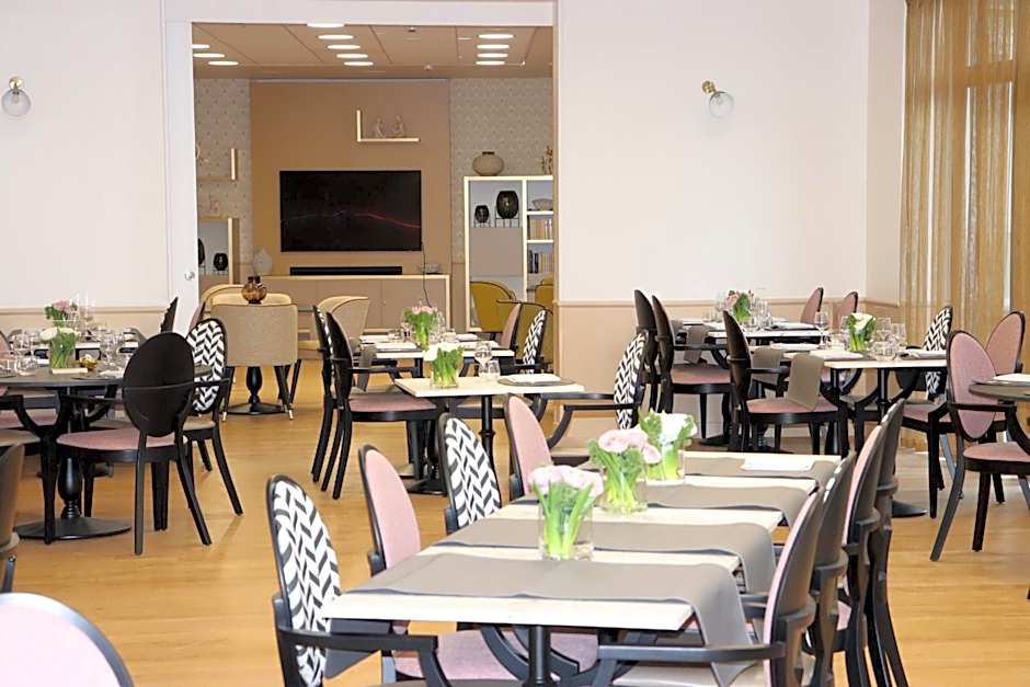 DOMITYS Résidence services seniors LE PARC DES AUBIERS