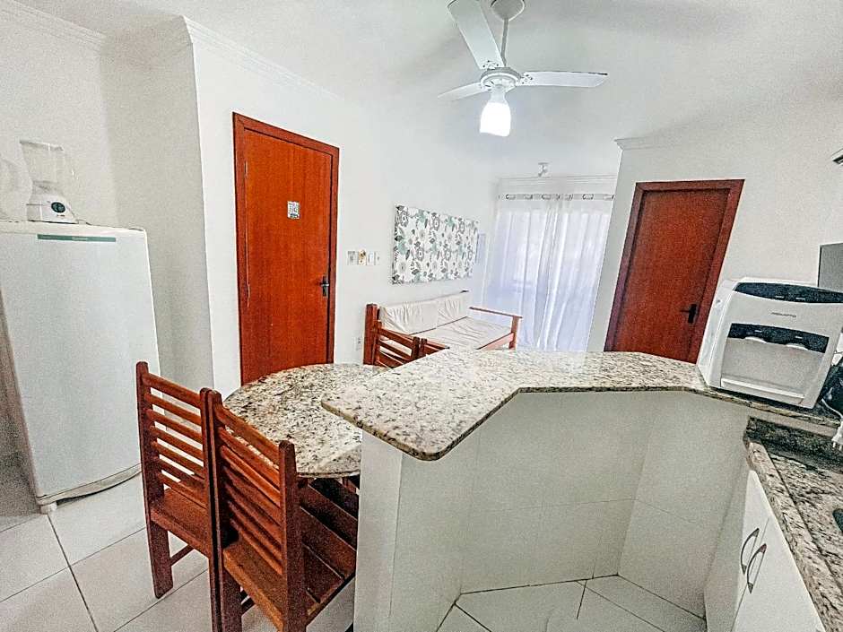 Flat's com 1 suíte no pavimento superior com internet privativa 300MBPS localizado no Residencial Mont Hebron, condomínio a aproximadamente 250m da praia de Taperapuã, com piscinas, sauna e portaria 24hrs