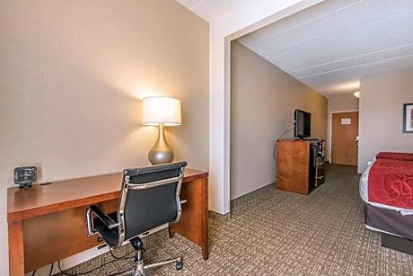 Queen Suite with Two Queen Beds - Non-Smoking