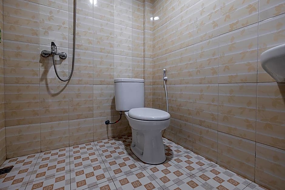 OYO 1633 Hotel Darma Nusantara 3