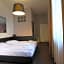 Carlton Hotel
