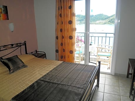 Double or Twin Room with Sea View