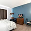 HomeTowne Studios by Red Roof East Lansing - Okemos