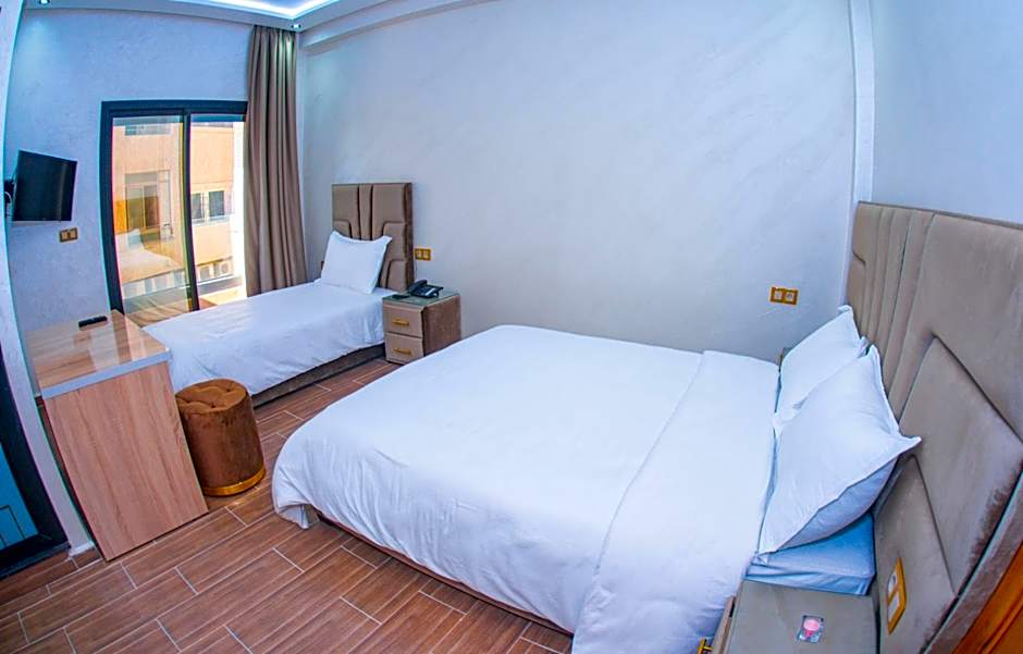 Photo 1 of 4 of 2 Beds, Balcony