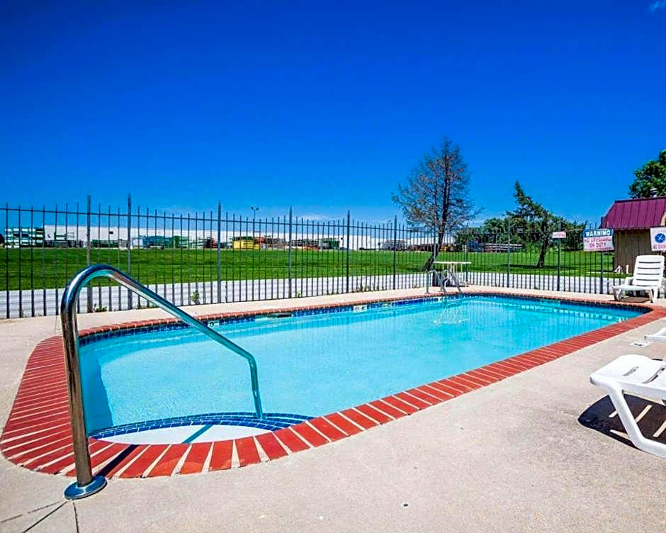 Econo Lodge Urbandale