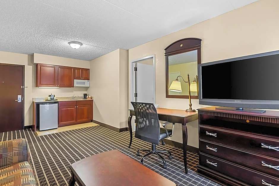 Photo 1 of 1 of 1 King Bed Suite, Accessible, Roll in Shower