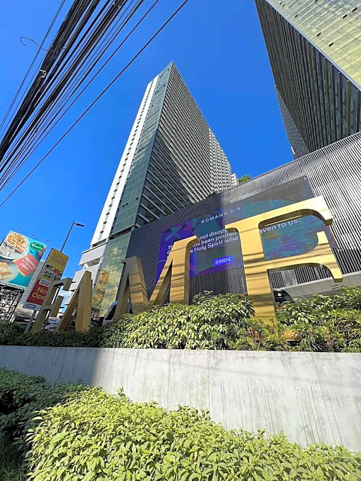 100mbps net,Unli Netflix in 75 inch tv in living room & Home Theater in Room