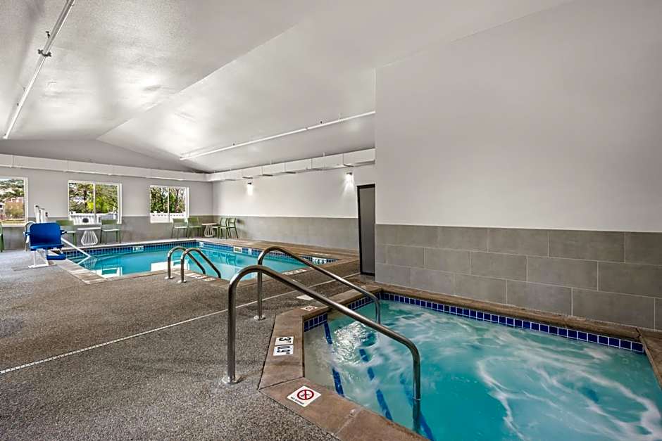 Spark by Hilton Eden Prairie