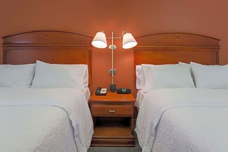 2 Queens Hearing Accessible Nonsmoking