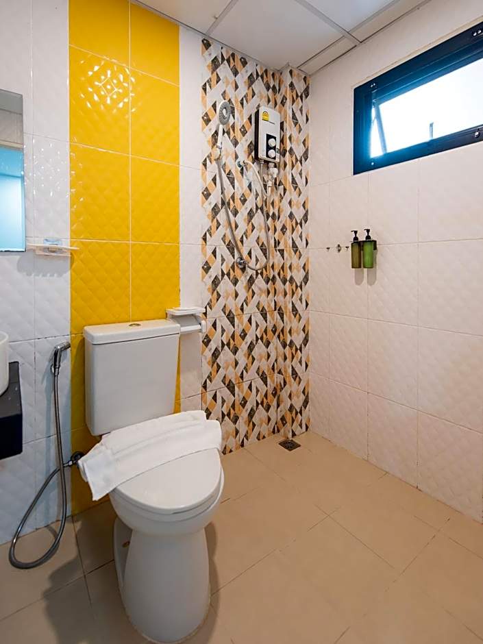 Riski Residence Bangbuathong