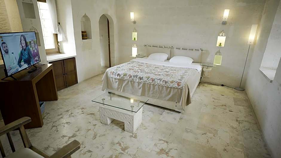 Kasr-i Nehroz Hotel