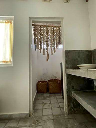 Spacious Studio Room Close to Cafe and Beach