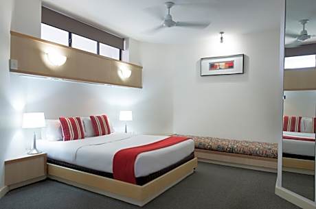One-Bedroom Apartment with spa