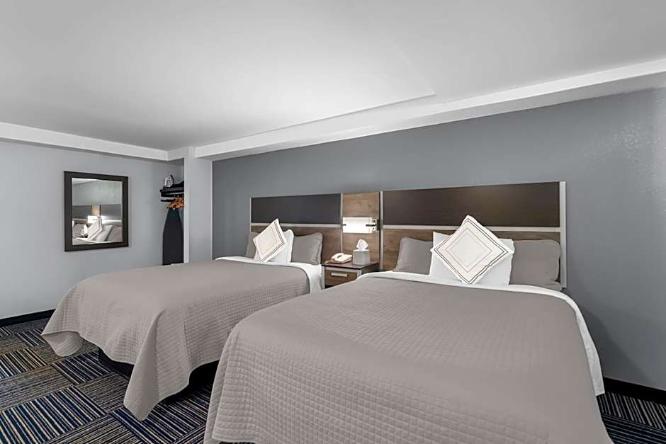 Admiralty Inn & Suites - a Red Collection Hotel