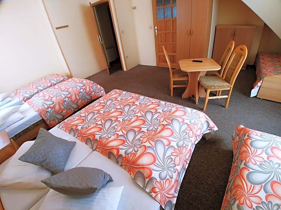 U Hani w pobliżu Gorący Potok i Termy