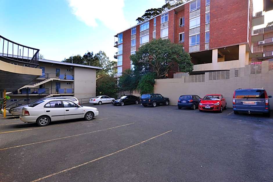 Twin Towers Inn