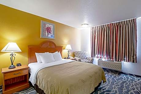 1 Queen Bed, Nonsmoking, Accessible