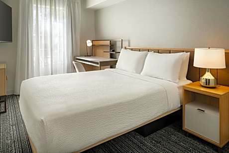 Two-Bedroom Suite with Roll-In Shower - Mobility Accessible