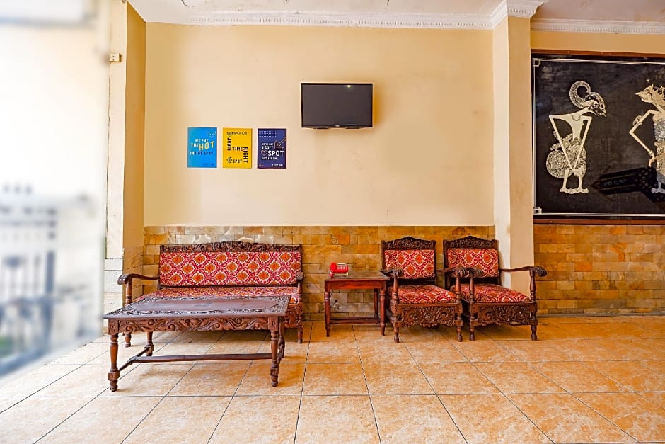 SPOT ON 2011 Hotel Mekar Sari