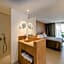 Bitzaro Grande Hotel & Suites