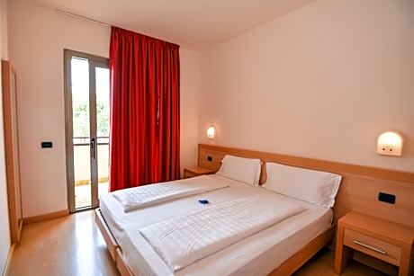 Standard Apartment with Lake View