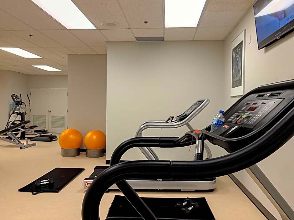 Coast Chilliwack Hotel by APA