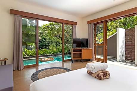 One Bedroom Villa with Private Pool Garden View