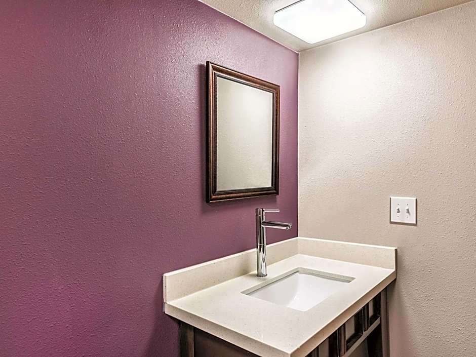 Photo 1 of 5 of 2 Queen Beds, Mountain View