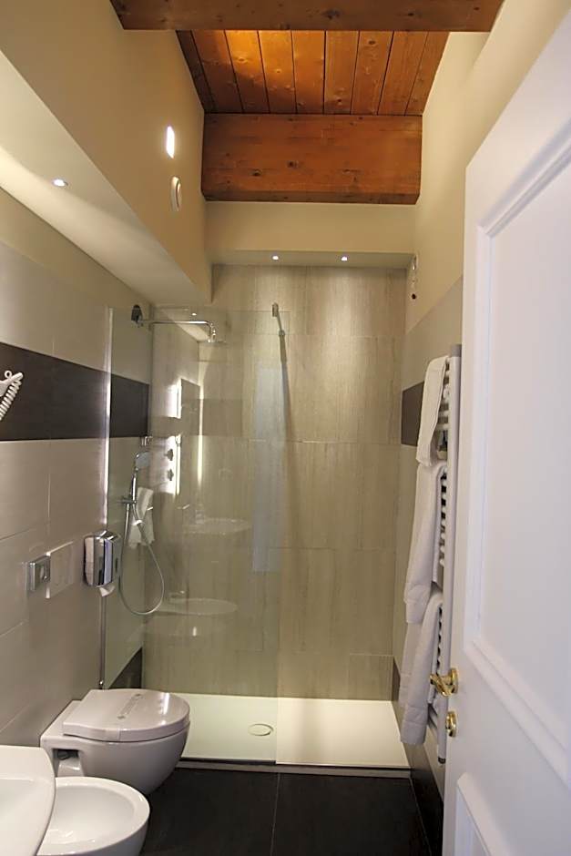 Suites & Apartments Liola'