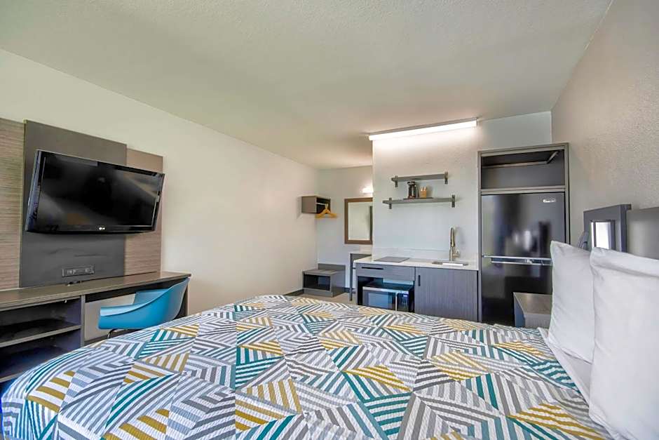 Studio 6 Rosenberg TX