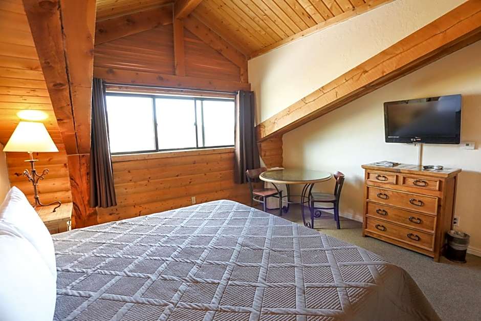 The Boulder Creek Lodge