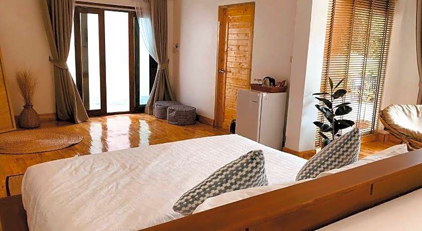 Baancaptainhook pool kohlarn