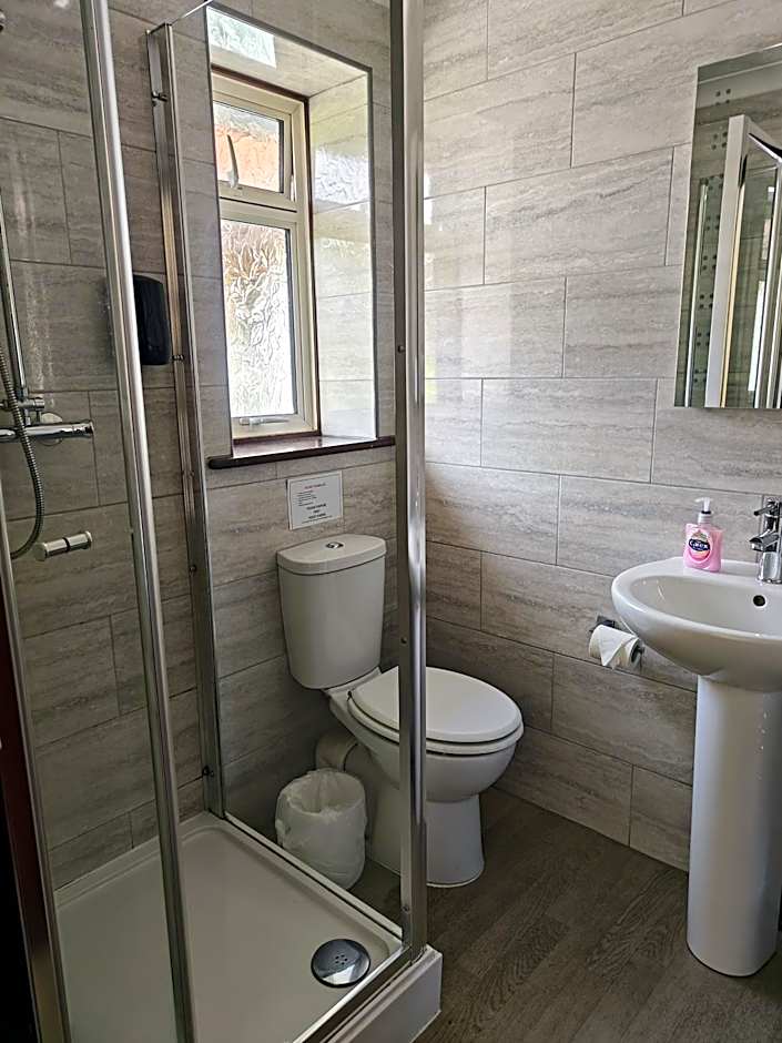 Little Foxes Hotel & Gatwick Airport Parking
