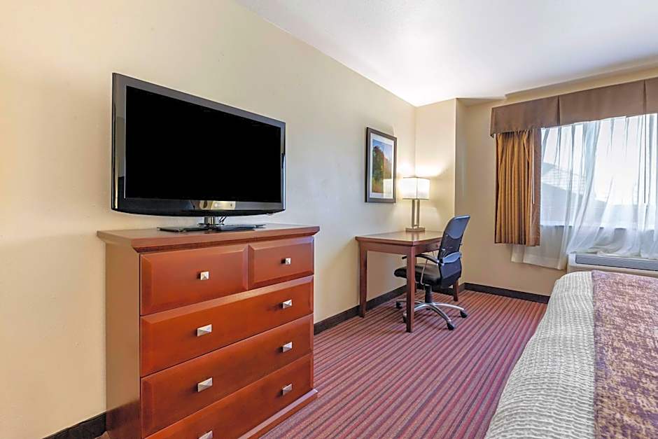 Best Western Plus Sparta Trail Lodge