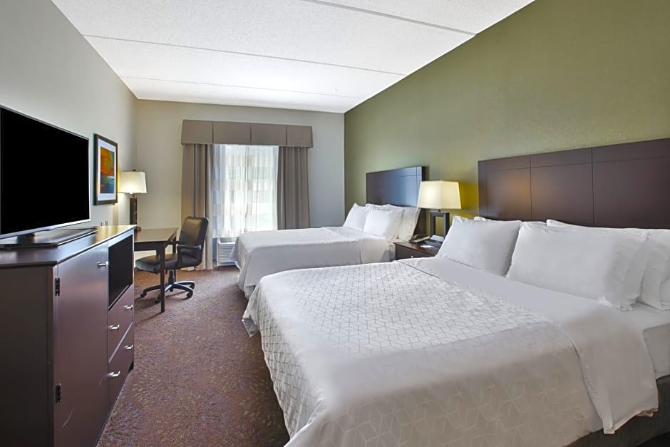 Holiday Inn Express & Suites Geneva Finger Lakes, an IHG Hotel
