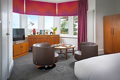 King-Superior-Ensuite with Shower-Sea View