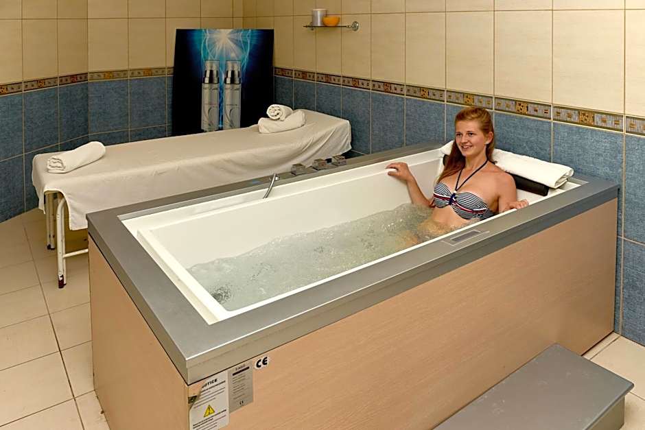 Estreya Residence Hotel and SPA