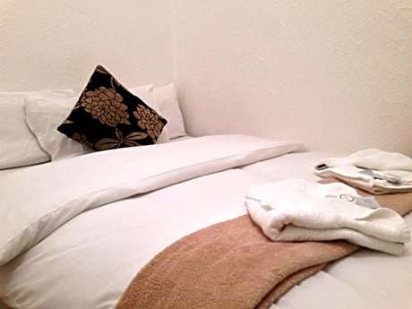 Single Room with Shared Bathroom