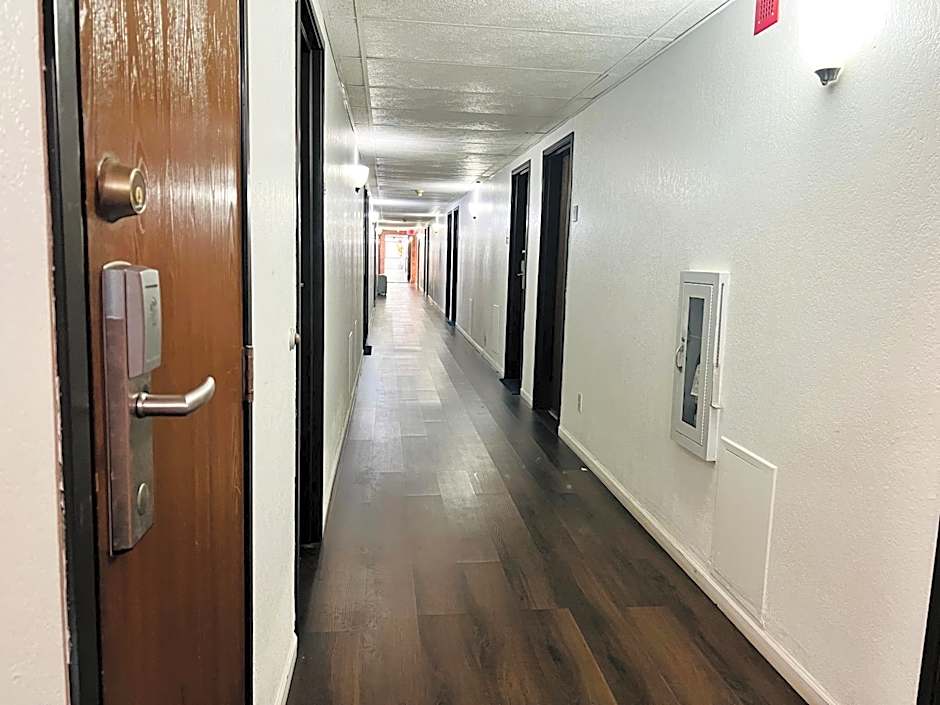 Travelodge by Wyndham Valleyfair Shakopee