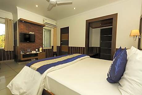 Double Room with Mountain View