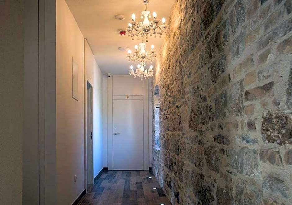 Aspalathos Residence