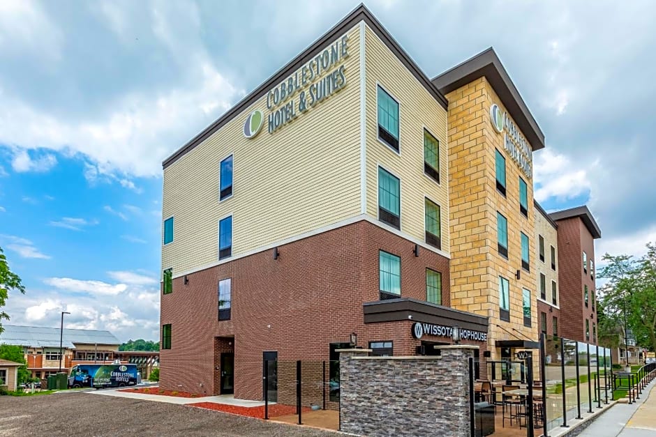 Cobblestone Hotel & Suites Hartford