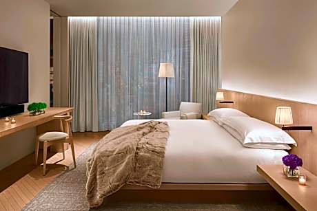 Penthouse Suite, 2 Bedroom Penthouse Suite, Bedroom 1: 1 King, Bedroom 2: King, Corner room