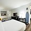 La Quinta Inn & Suites by Wyndham Tampa-Near Busch Gardens