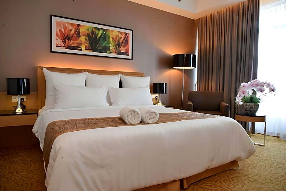 Tenera Hotel & Suites