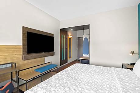 King Room with Walk-In Shower